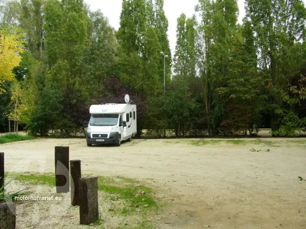 Rives-du-Loir-en-Anjou aire-de-camping-car-de-Villeveque Pays-De-La-Loire Frankrijk